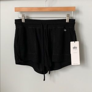 BNWT Alo daze shorts